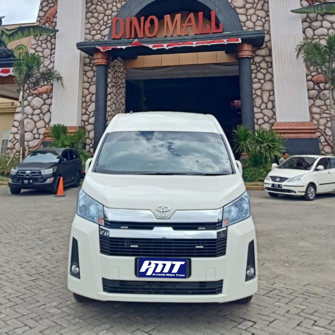 Sewa Hiace Premio Jogja-02