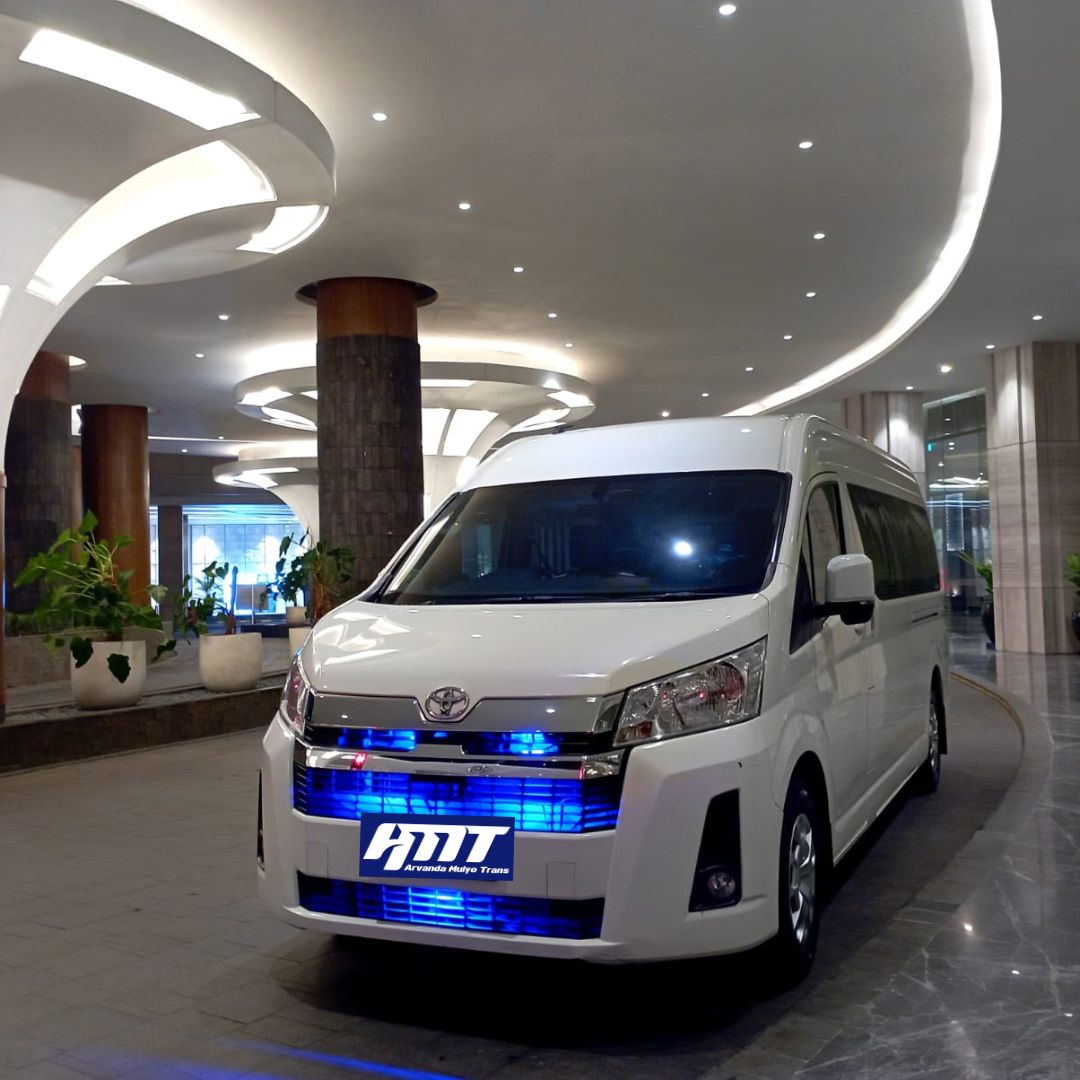 Sewa Hiace Premio Jogja-03